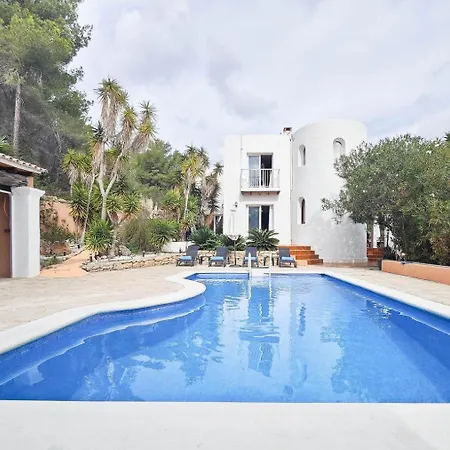 Mercedes Cala Llonga (Ibiza)
